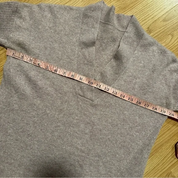 100% cashmere long ribbed sleeve lilac purple v neck women’s sweater medium - Picture 5 of 8